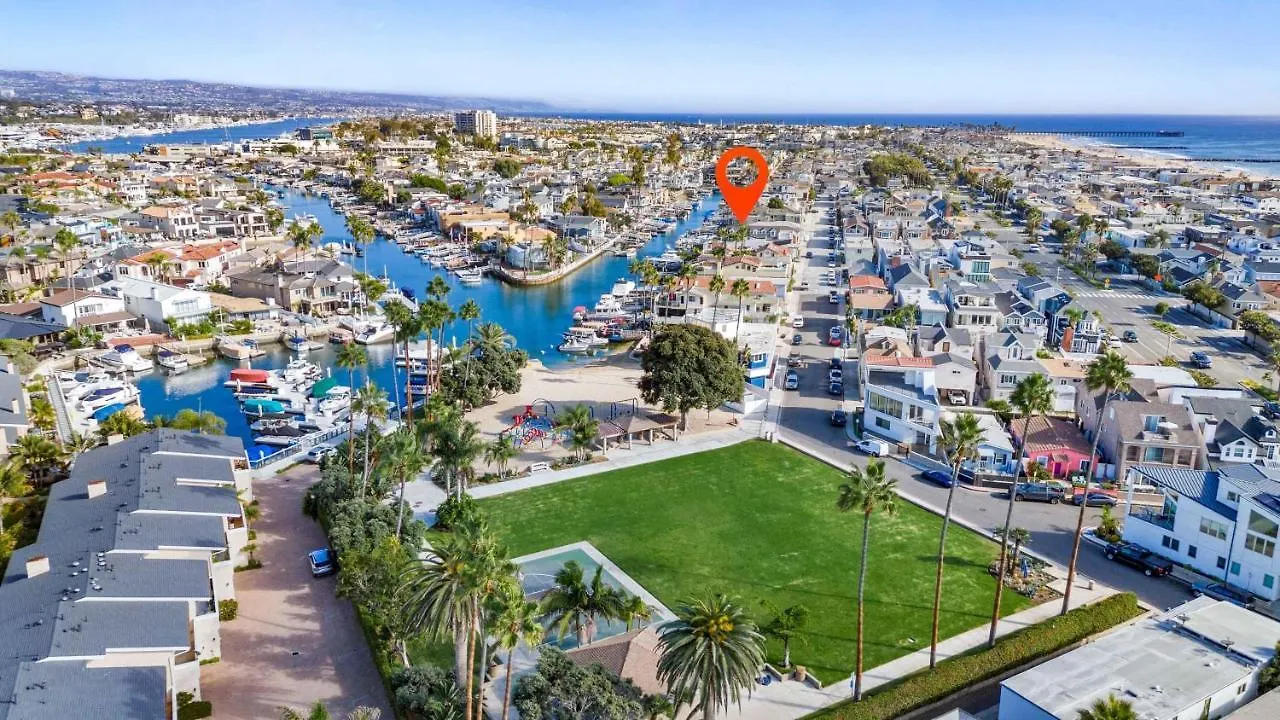 Holiday home Magical Bayfront Home W Epic Dock On Peninsula Newport Beach