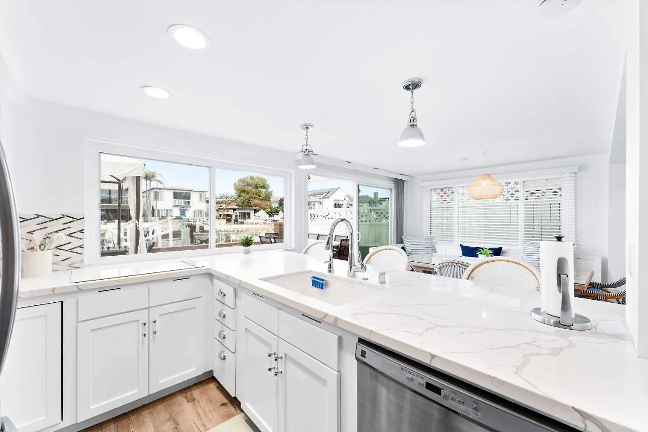 Holiday home Magical Bayfront Home W Epic Dock On Peninsula Newport Beach